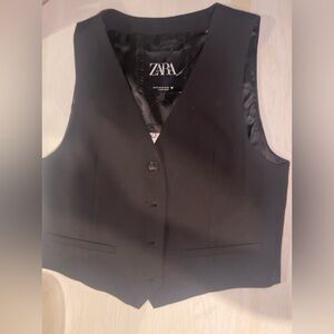 BLACK VEST